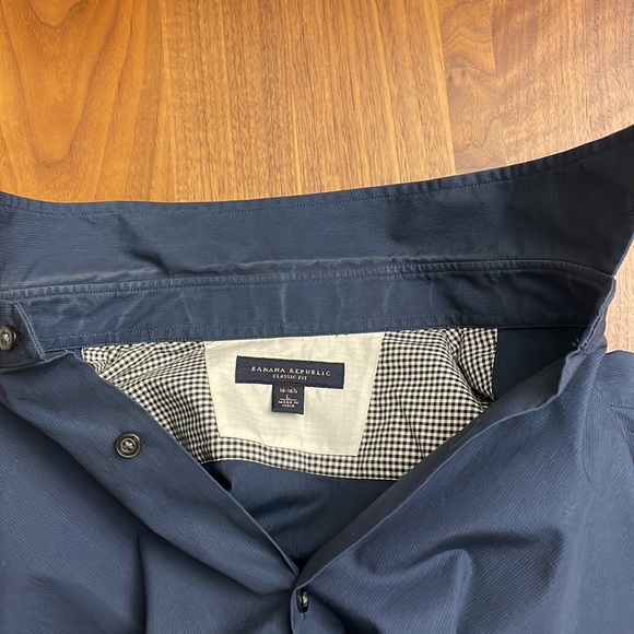 Banana Republic Men’s Size L Navy Button Down - Picture 4 of 4